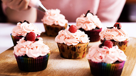 Cupcakes with pinkish icing