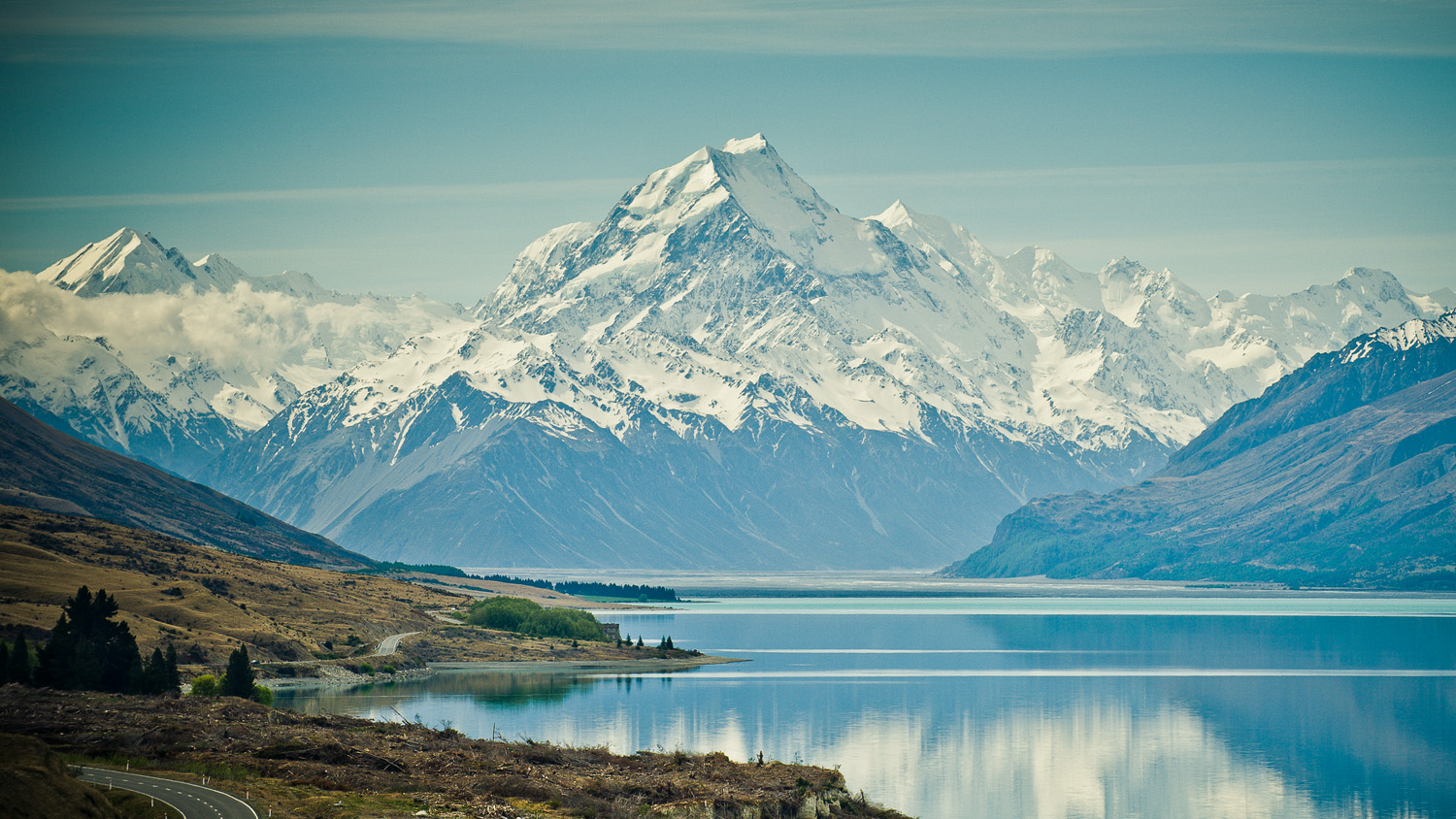 Mount Cook and Lake Pukaki New Zealand