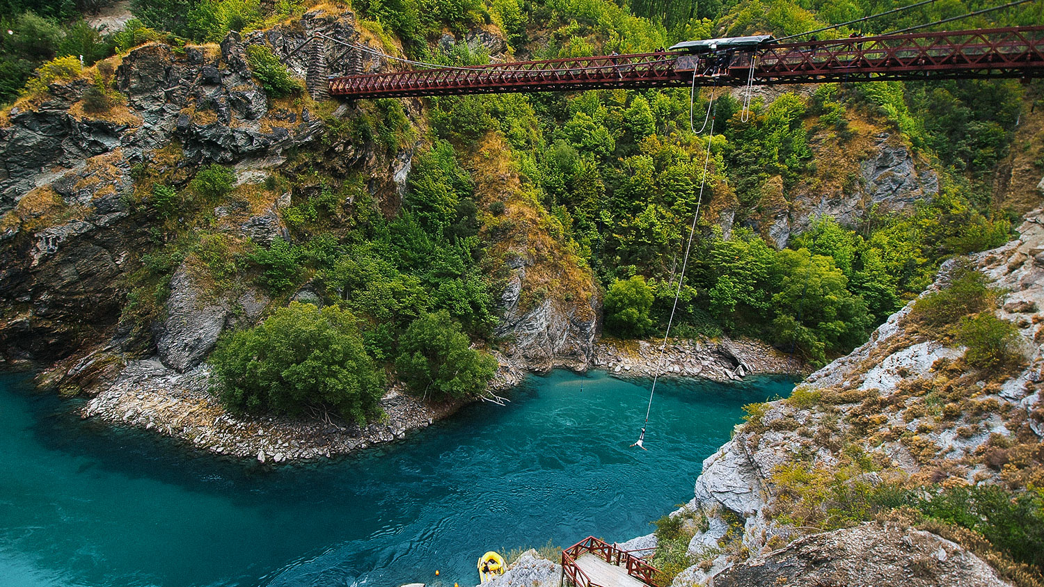 Kawarau Bridge near Queenstown. Commercial Bungy Jumping was born here in 1988 and every year tens of thousands make the 43 meter jump.